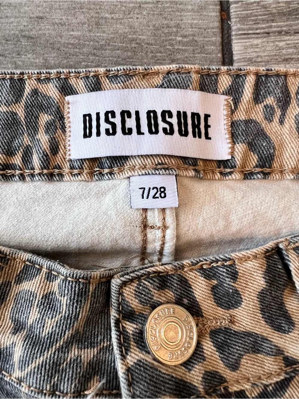 Disclosure Leopard Print Baggy Low Rise Wide Leg Jeans Size 7/28 Y2K Streetwear - Picture 4 of 8